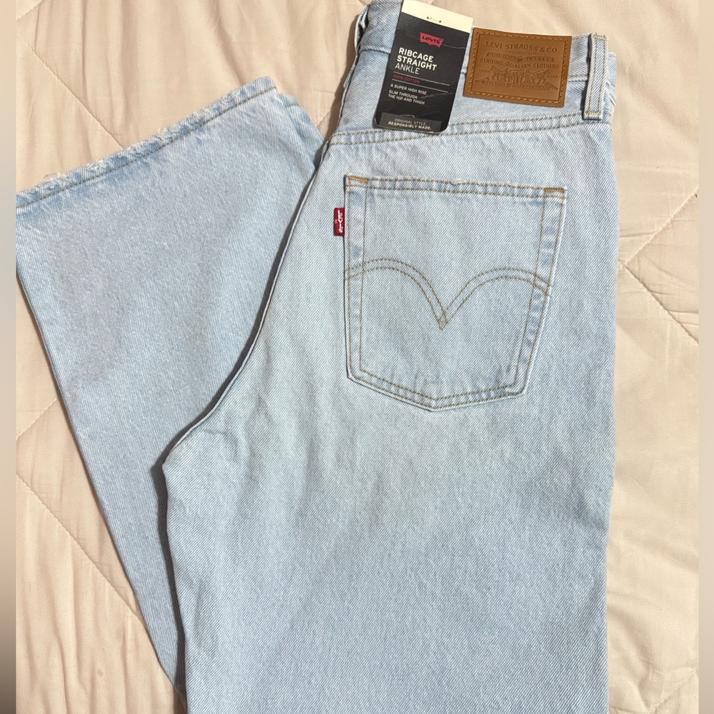 Levis - Ribcage Straight Ankle Jeans